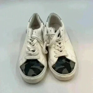 STEVE Madden Steven sneakers- white with camo accent on toe. Size 5.5